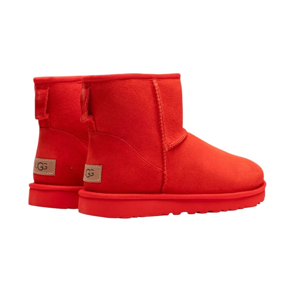 Women’s UGG classic mini II boot